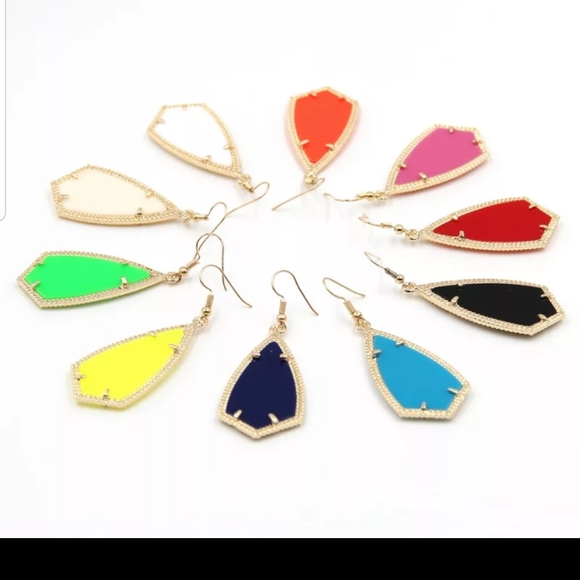 Chandelier Earrings Drop Down and Fun - Picture 4 of 7